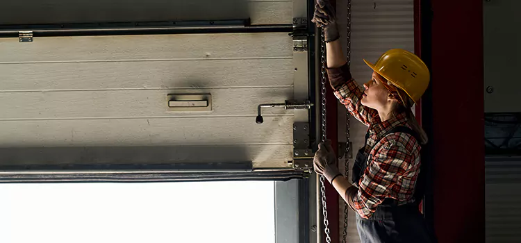 Addressing Common Garage Door Stoppage Issues in San Carlos Park, FL